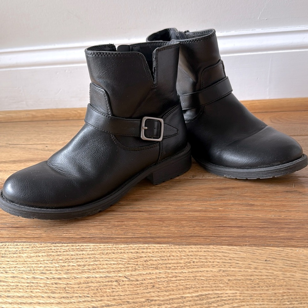 Cat and Jack Black Ankle Boots
